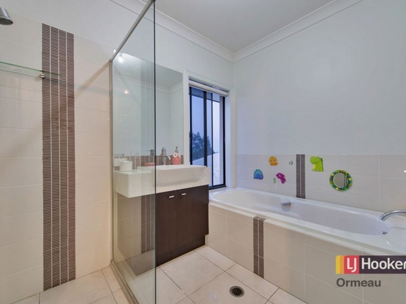 19 Pincally Crescent, Ormeau QLD 4208