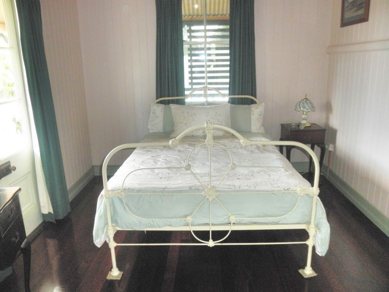 3 Marine Court, Jacobs Well QLD 4208