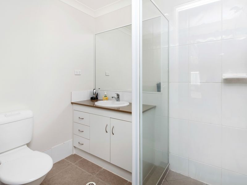 1/10 Jasmine Circuit, Ormeau QLD 4208