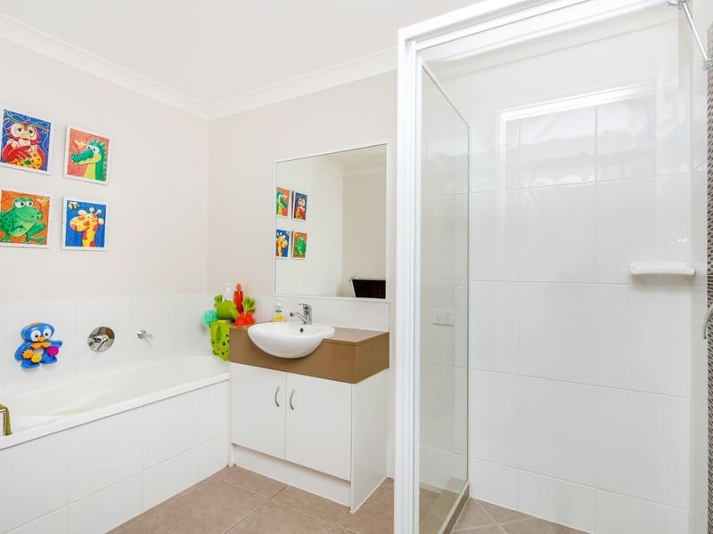 1/10 Jasmine Circuit, Ormeau QLD 4208