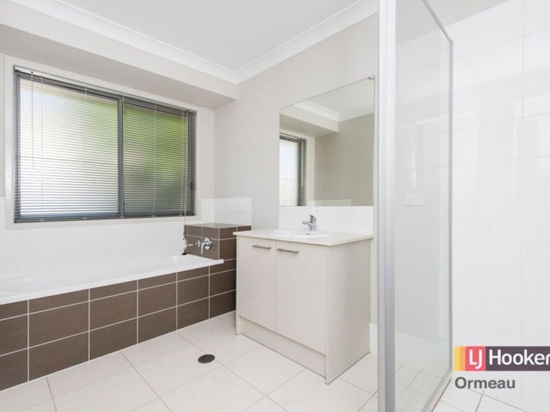 8 Achievement Drive, Ormeau QLD 4208