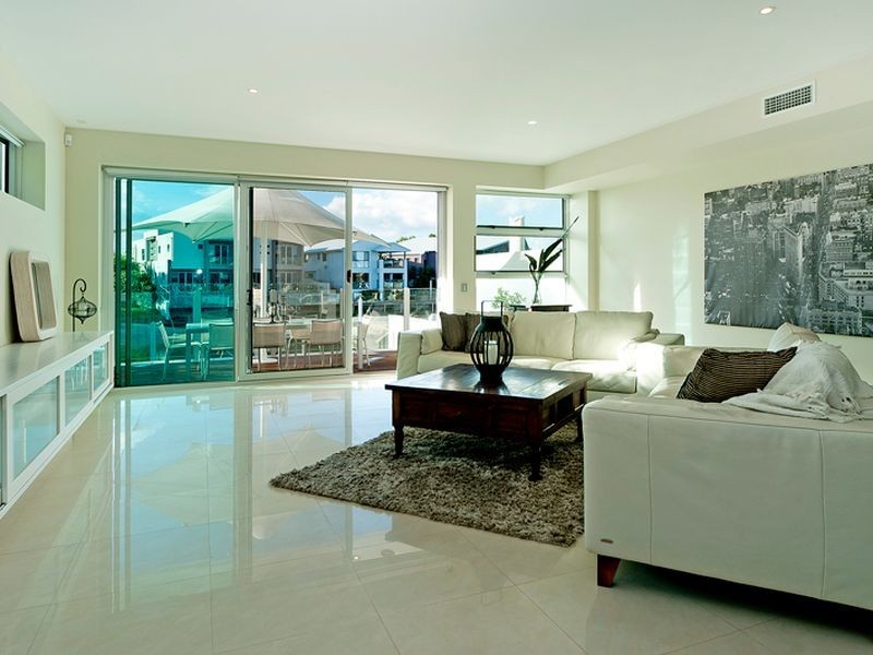 1/13 Vespa Cr, Surfers Paradise QLD 4217