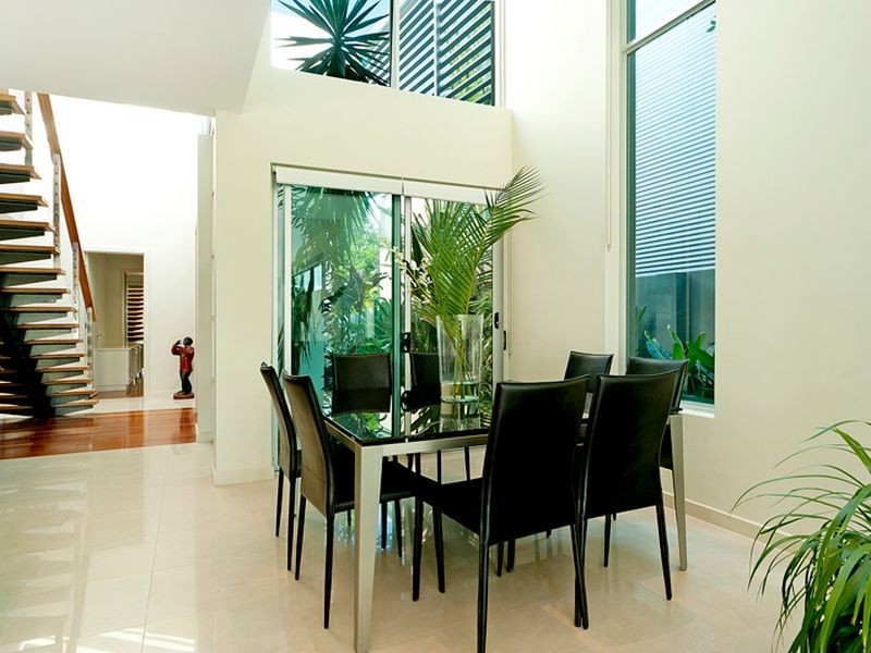 1/13 Vespa Cr, Surfers Paradise QLD 4217