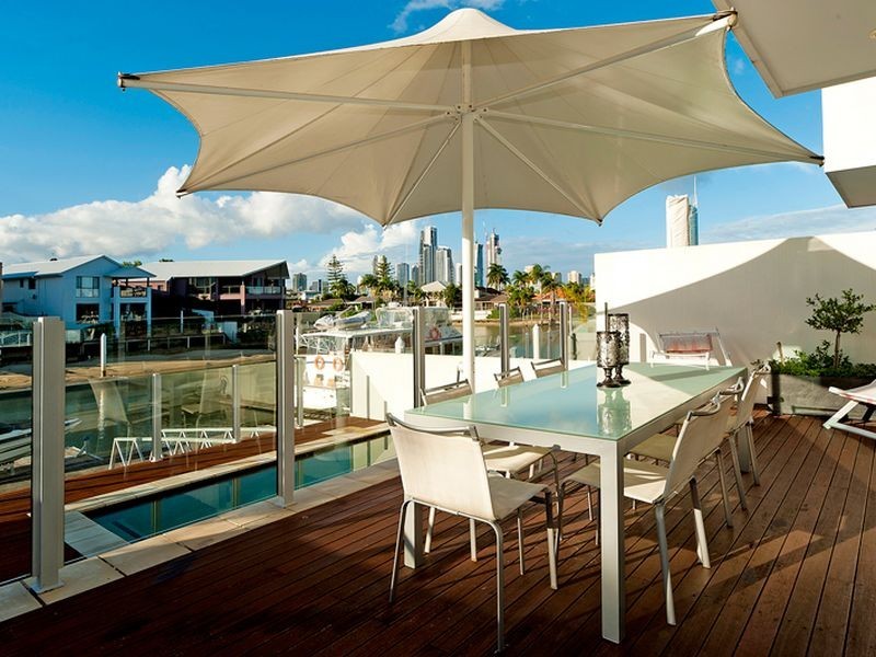 1/13 Vespa Cr, Surfers Paradise QLD 4217