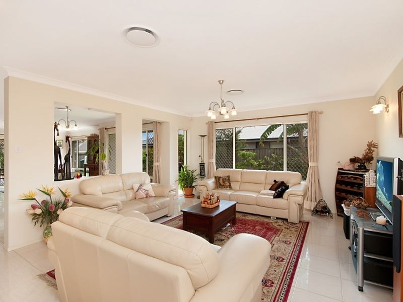 8 Lynbrook Avenue, Ormeau QLD 4208