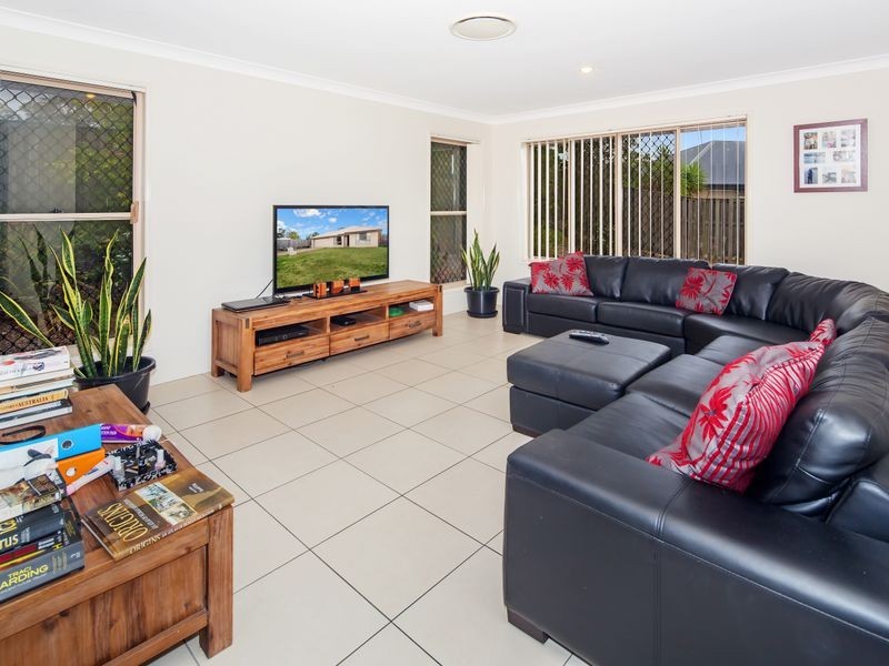 27 Penneshaw Crescent, Ormeau QLD 4208