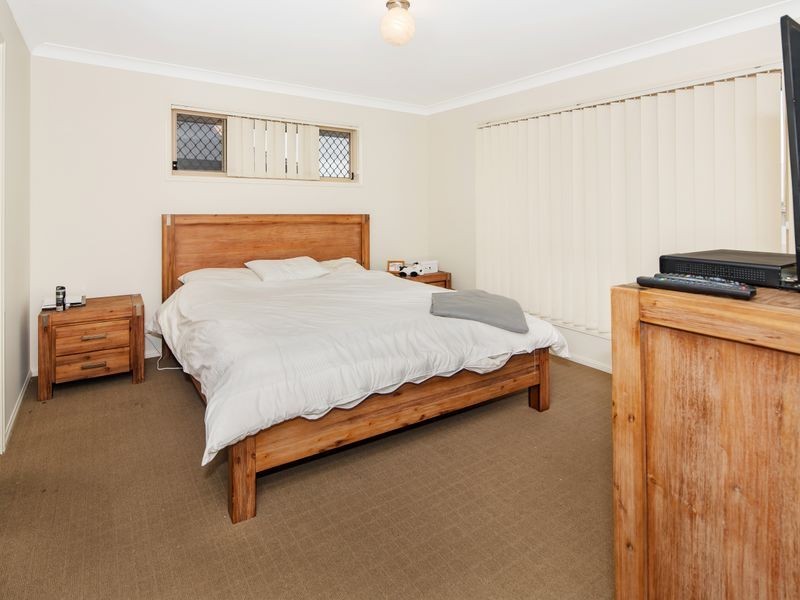 27 Penneshaw Crescent, Ormeau QLD 4208