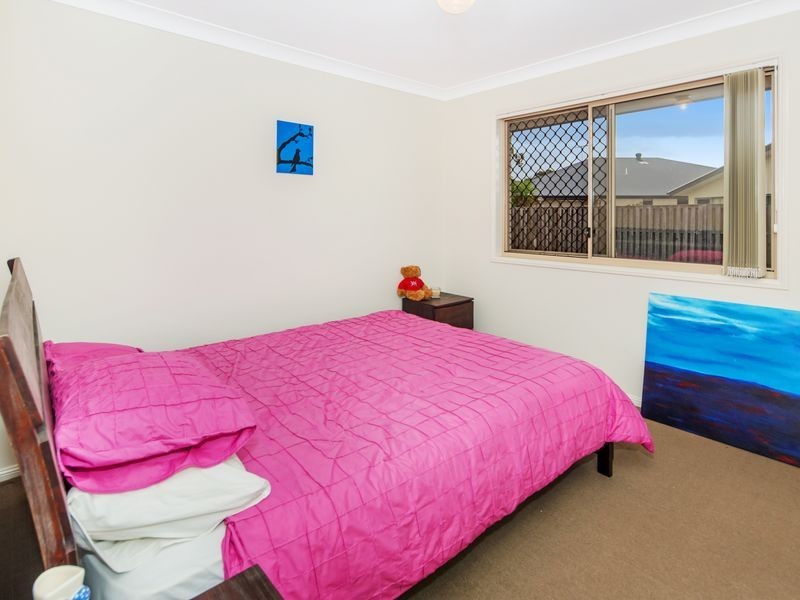 27 Penneshaw Crescent, Ormeau QLD 4208