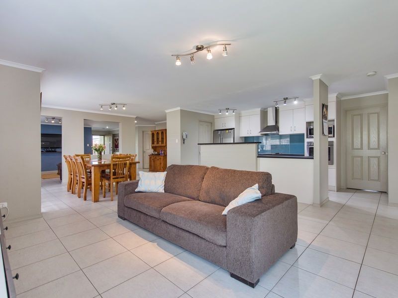 18 Strathburn Crescent, Ormeau QLD 4208