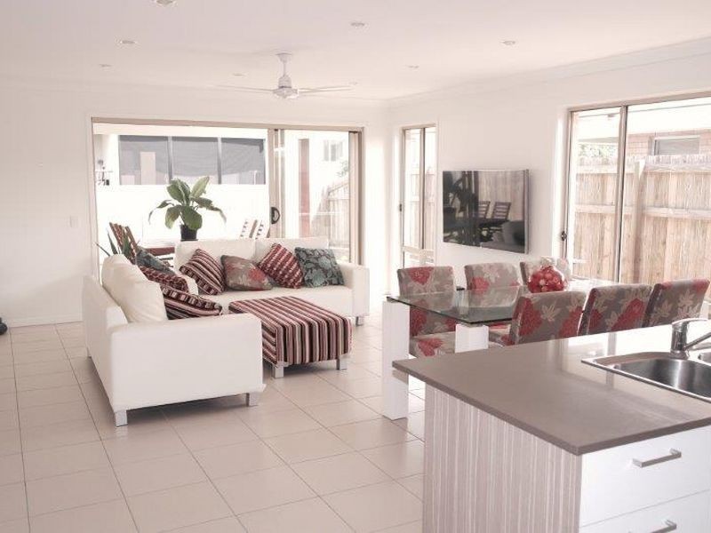 77 Brookside Circuit, Ormeau QLD 4208