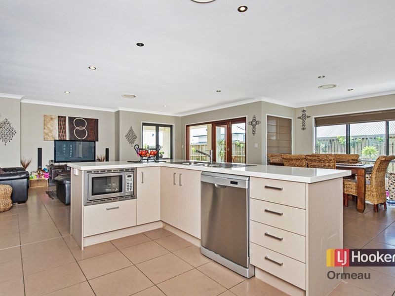 14 Rosabrook Crescent, Ormeau QLD 4208