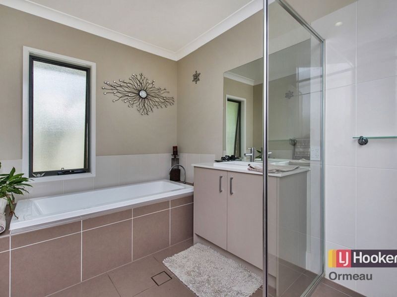 14 Rosabrook Crescent, Ormeau QLD 4208