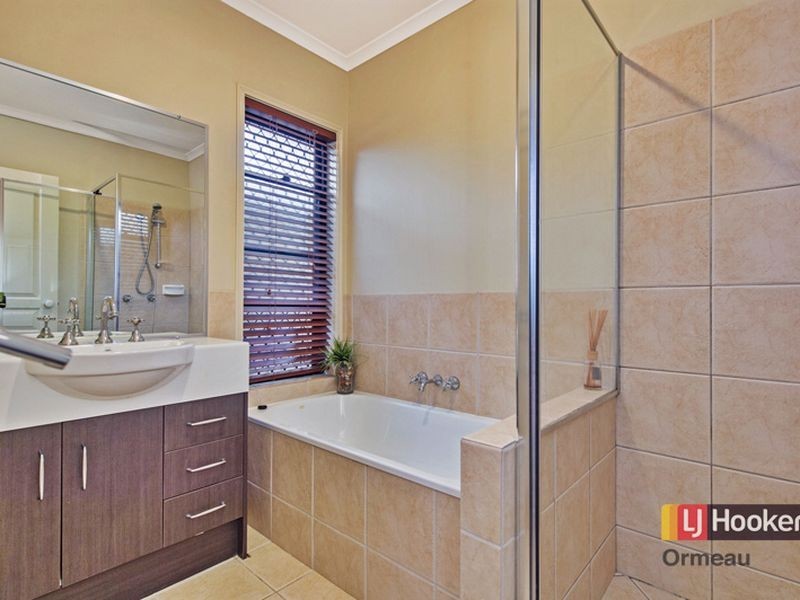 10 Penneshaw Crescent, Ormeau QLD 4208