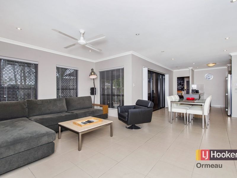 1/8 Strathburn Crescent, Ormeau QLD 4208
