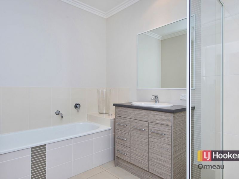 1/8 Strathburn Crescent, Ormeau QLD 4208