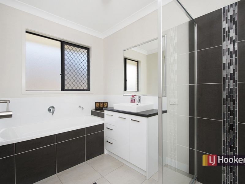 27 Banks Drive, Ormeau QLD 4208