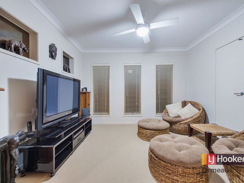 8 Pincally Crescent, Ormeau QLD 4208