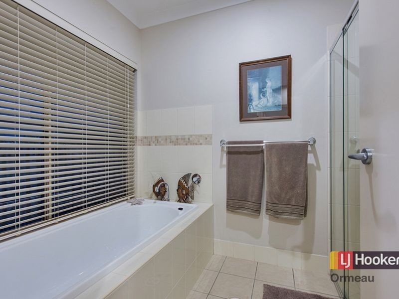8 Pincally Crescent, Ormeau QLD 4208