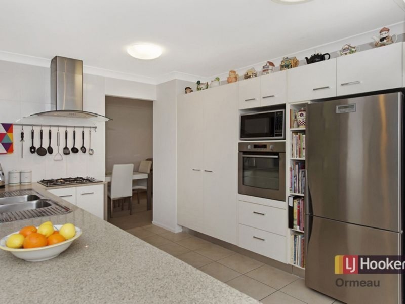 4 Peegan Place, Oxenford QLD 4210