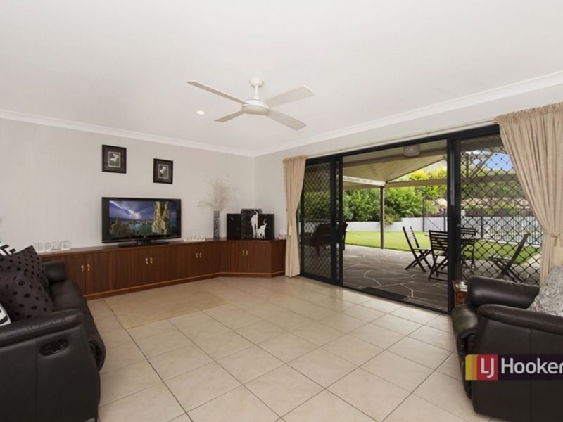 4 Peegan Place, Oxenford QLD 4210