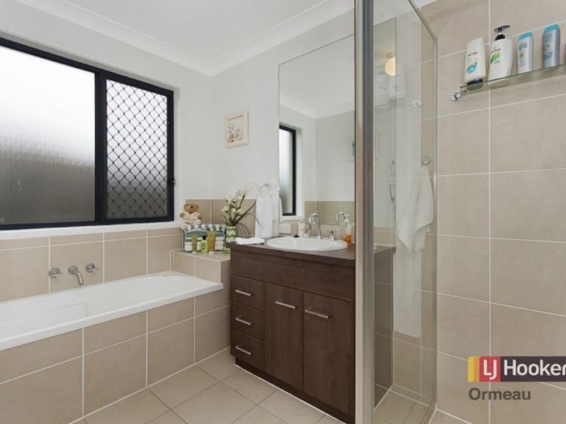 4 Peegan Place, Oxenford QLD 4210