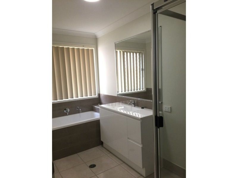 13 Pisces Crt, Coomera QLD 4209