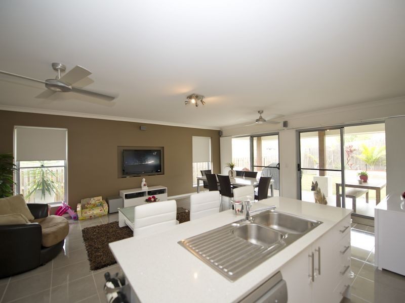 9 Vista Parade, Ormeau QLD 4208