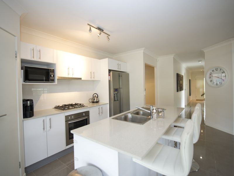 9 Vista Parade, Ormeau QLD 4208