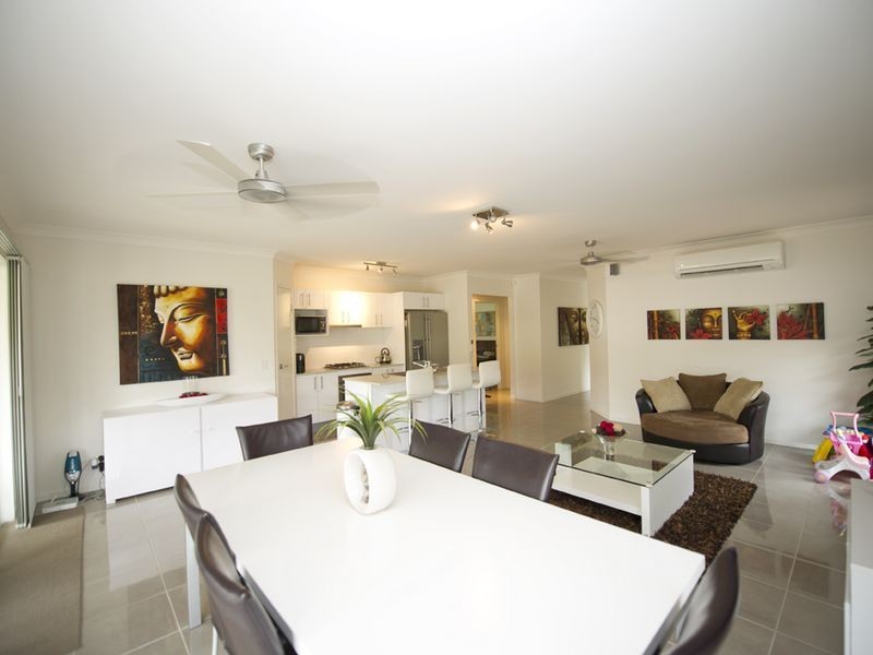 9 Vista Parade, Ormeau QLD 4208