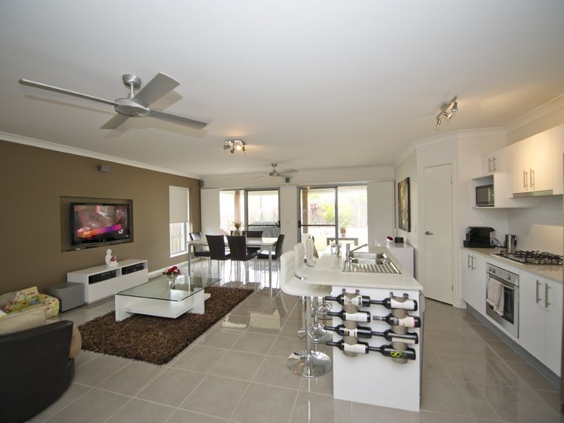 9 Vista Parade, Ormeau QLD 4208