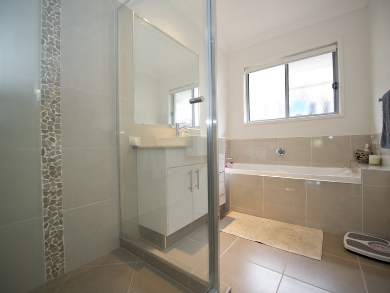 9 Vista Parade, Ormeau QLD 4208