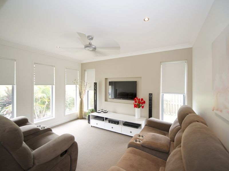 9 Vista Parade, Ormeau QLD 4208