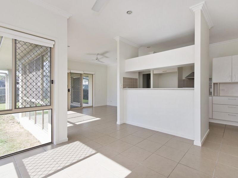 8 Kondalilla Tce, Waterford QLD 4133
