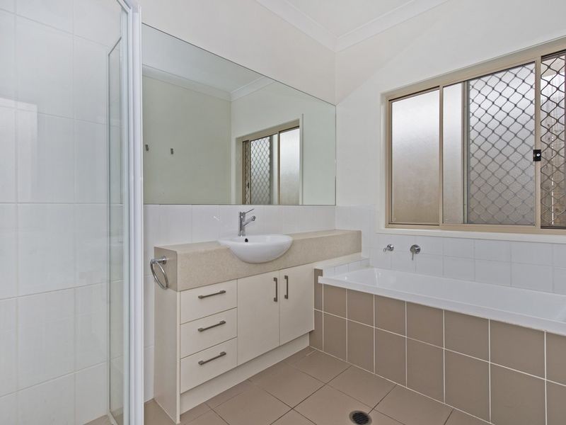 8 Kondalilla Tce, Waterford QLD 4133
