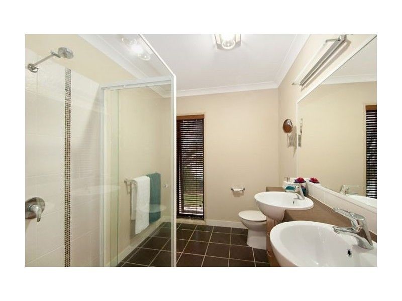 11 Emmaville Crescent, Ormeau QLD 4208