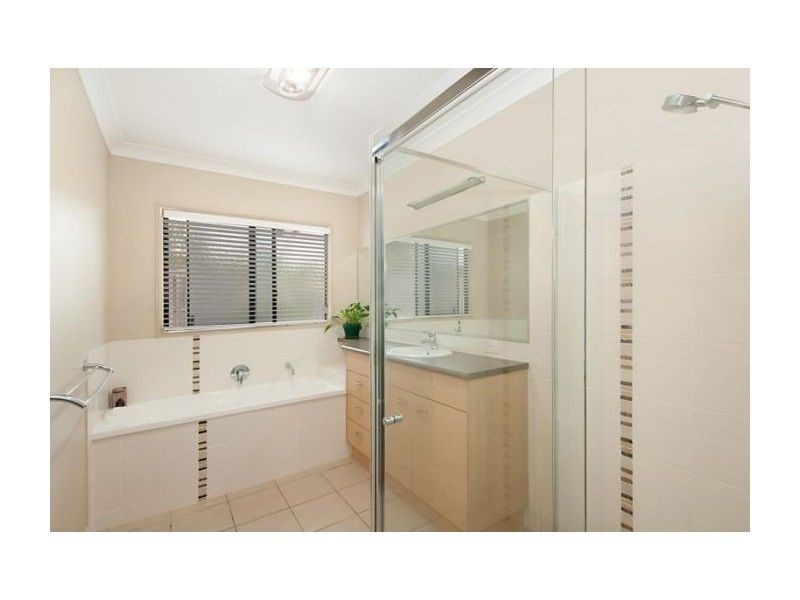 11 Emmaville Crescent, Ormeau QLD 4208