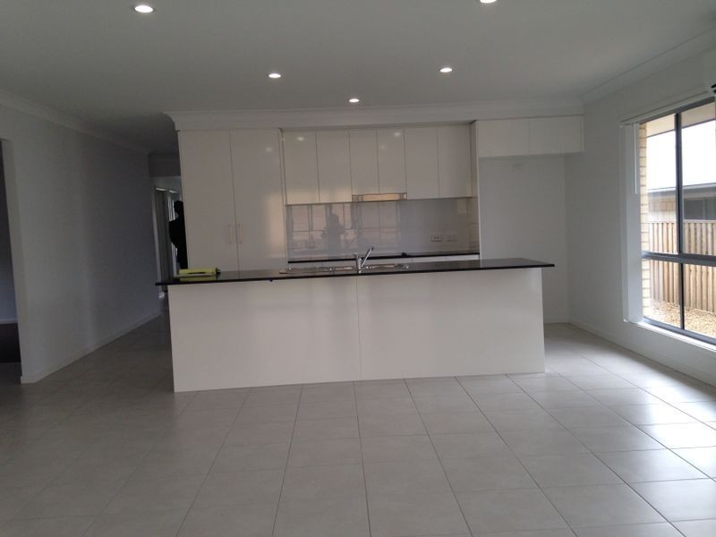 18 Hollanders Crescent, Ormeau Hills QLD 4208