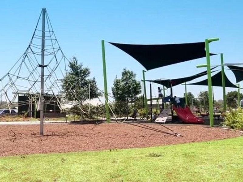 18 Hollanders Crescent, Ormeau Hills QLD 4208