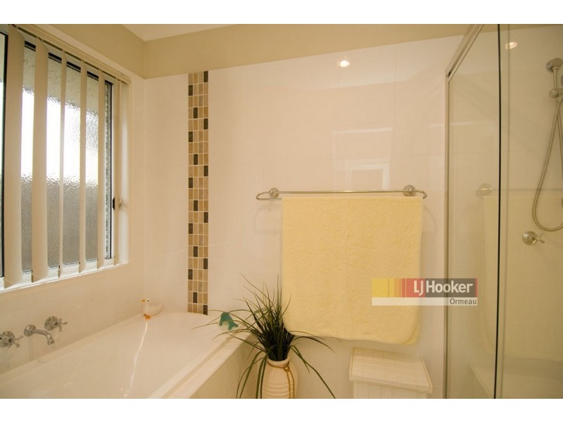 11 Rosabrook Crescent, Ormeau QLD 4208