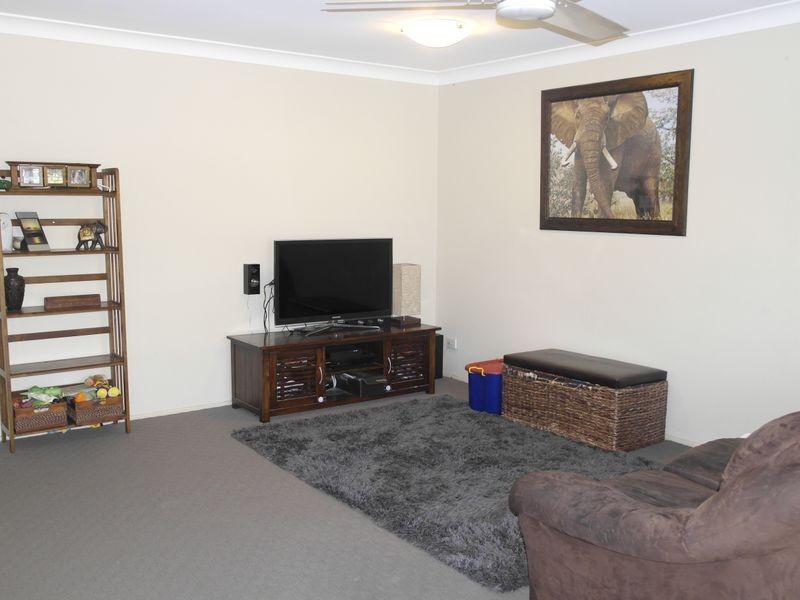 24 Raelene Terrace, Springwood QLD 4127