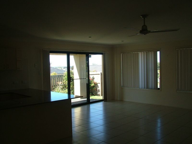 1/22 Paris Parade, Ormeau QLD 4208