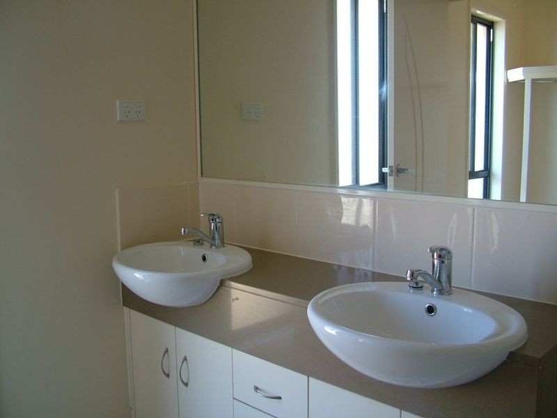 1/22 Paris Parade, Ormeau QLD 4208