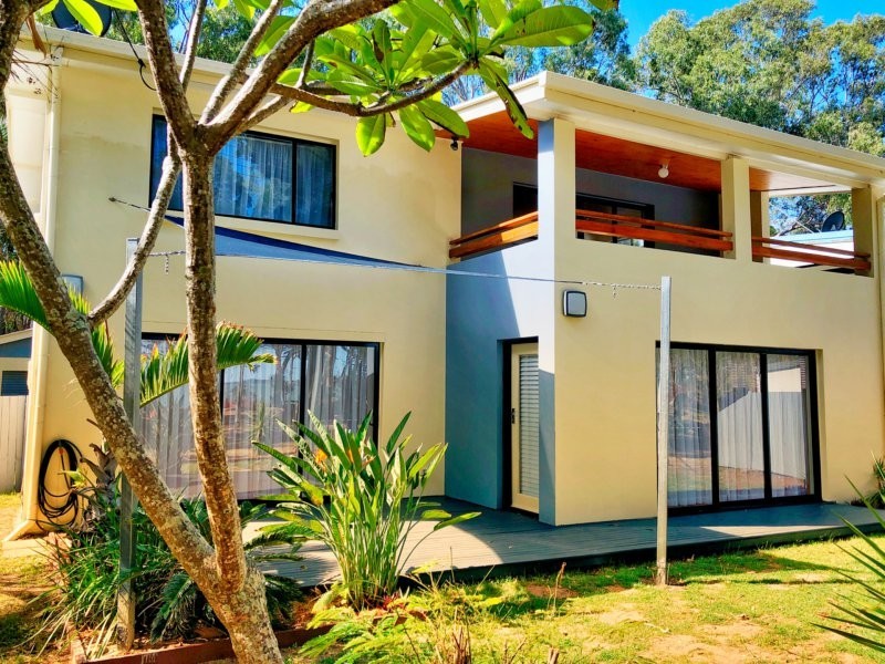 36 victoria parade south, Coochiemudlo Island QLD 4184