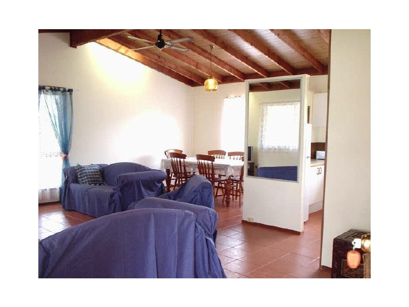 19 Deanbilla Street, Coochiemudlo Island QLD 4184