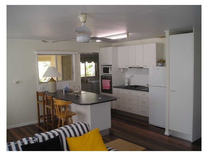 1 Oakes, Coochiemudlo Island QLD 4184