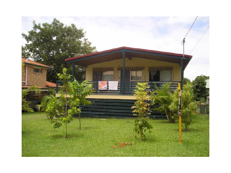 4 Pullen, Coochiemudlo Island QLD 4184