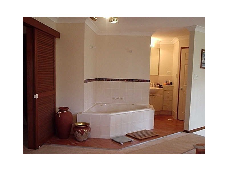 250 Victoria Parade West, Coochiemudlo Island QLD 4184