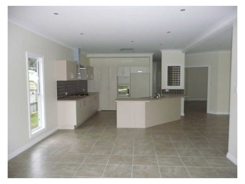 9 Philip Street, Coochiemudlo Island QLD 4184