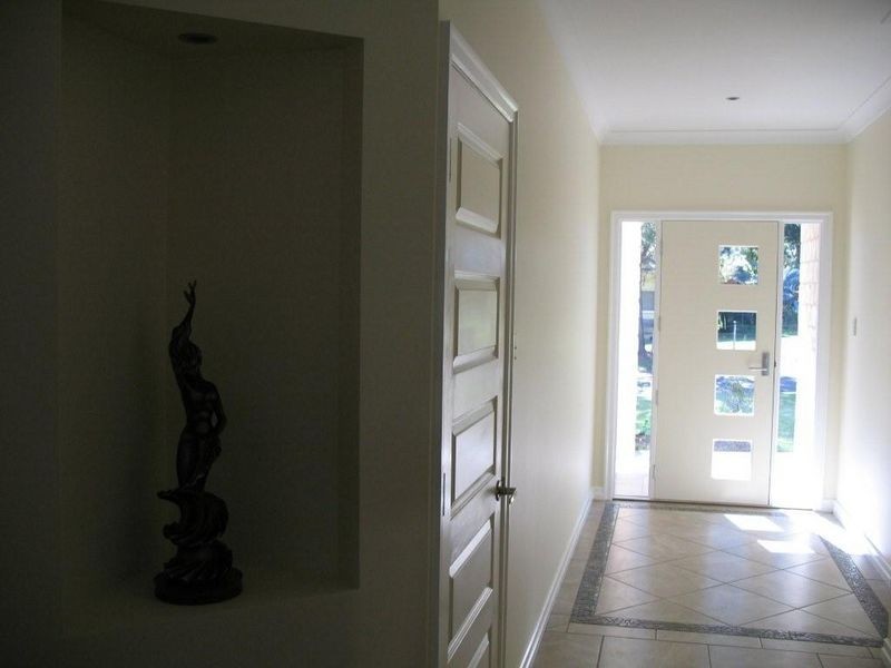 9 Philip Street, Coochiemudlo Island QLD 4184