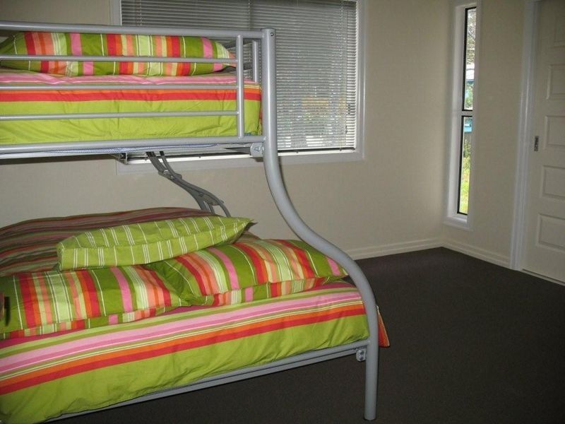 9 Philip Street, Coochiemudlo Island QLD 4184